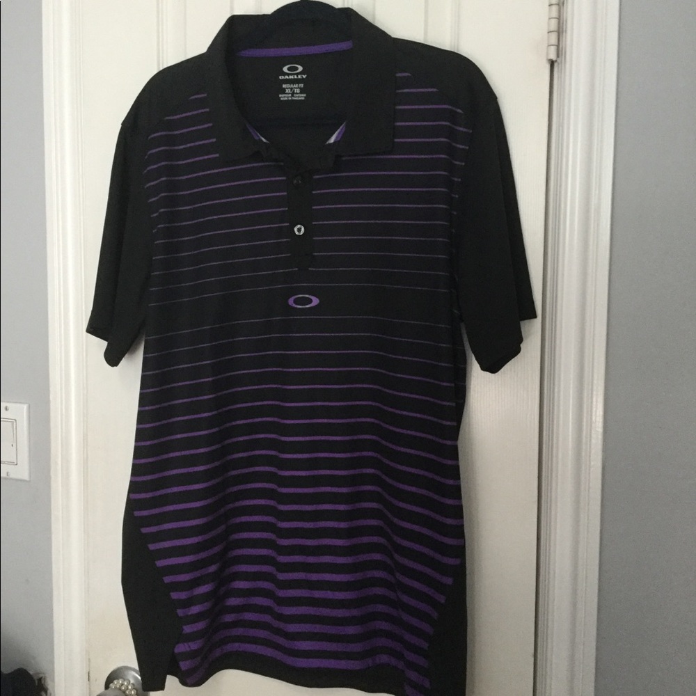 OAKLEY t shirt size XL